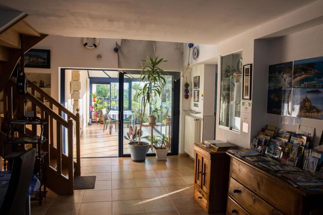 Petit Chatelet Bis Hirel Esterno foto