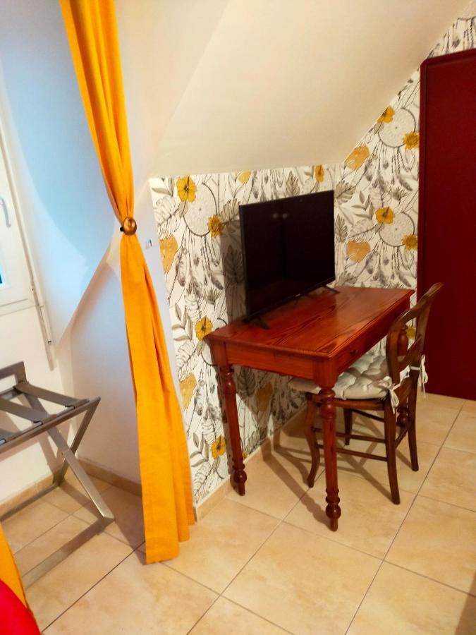 Petit Chatelet Bis Hirel Esterno foto